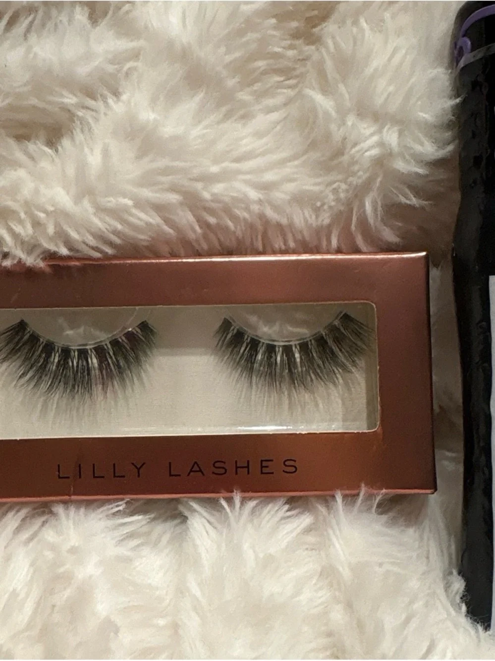 Lilly Lashes Dramatic Black Wispy Lashes